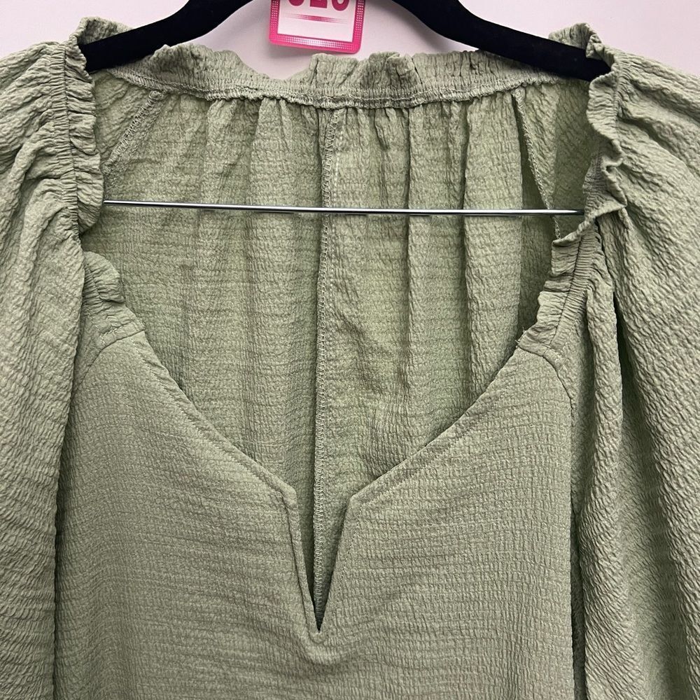 Bloomchic Ruffle High Low Hem Blouse Green - Picture 4 of 12